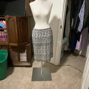 Black and white pencil skirt